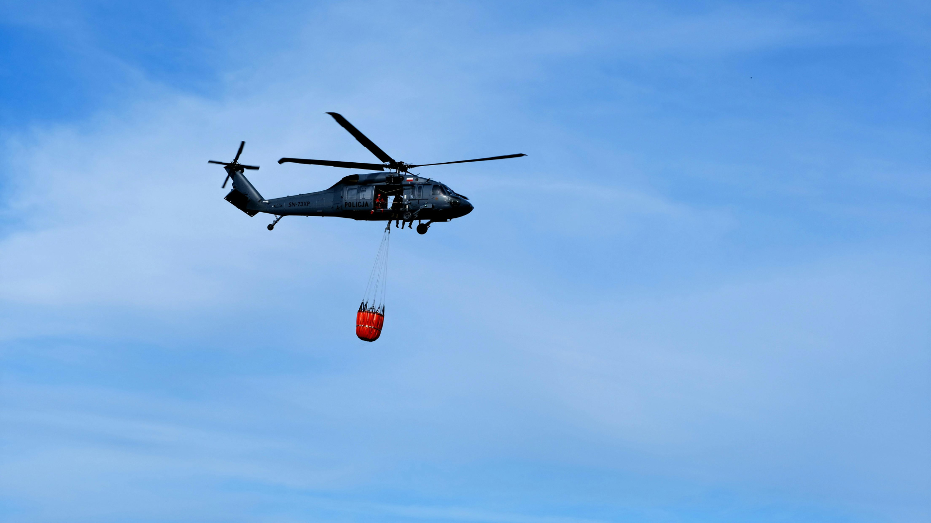 cargo lifting